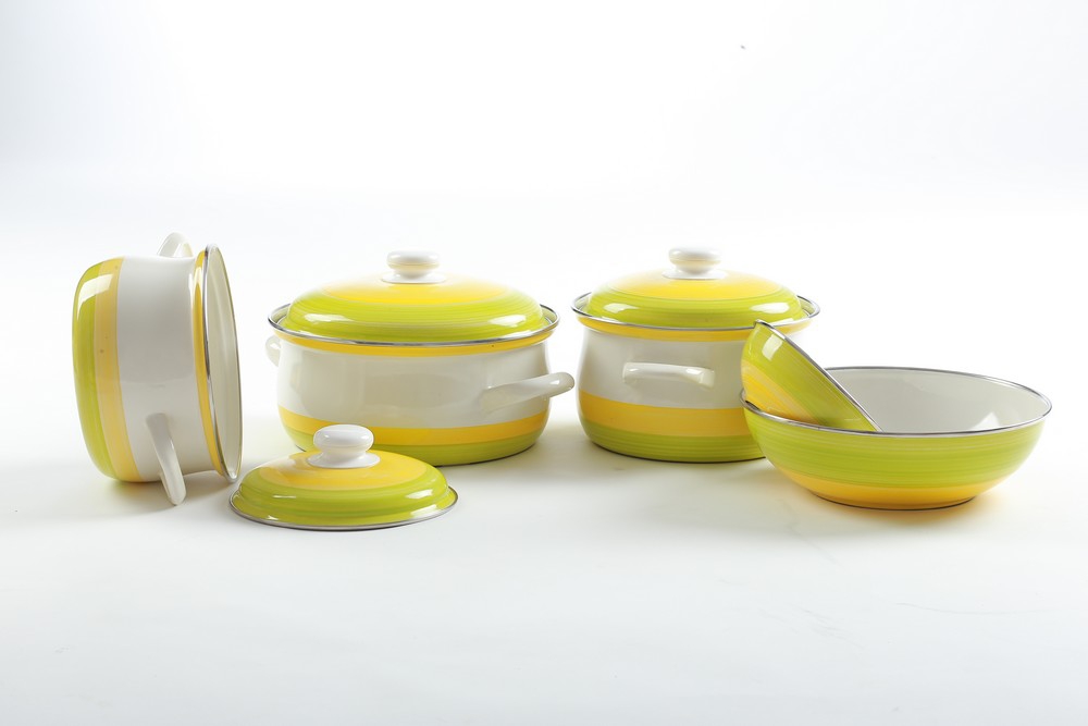 Přidejte do své kuchyně smaltované nádobí a doplňky