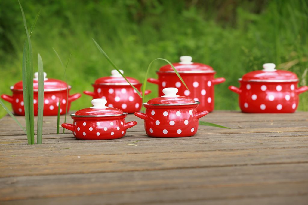 Přidejte do své kuchyně smaltované nádobí a doplňky