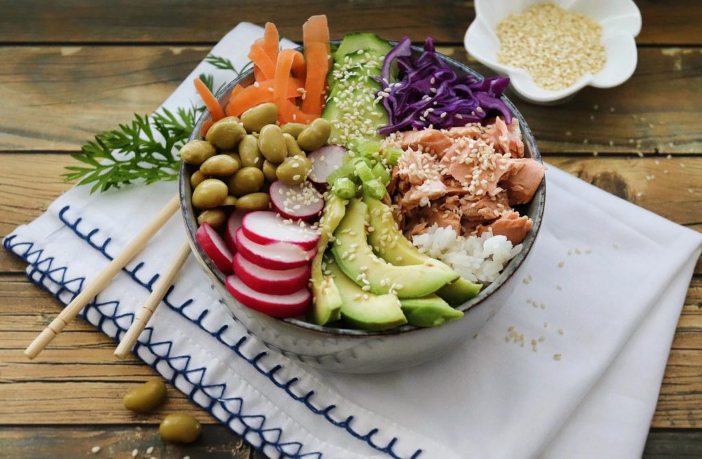 Recept: Poke bowl podle Kateřiny Neumannové