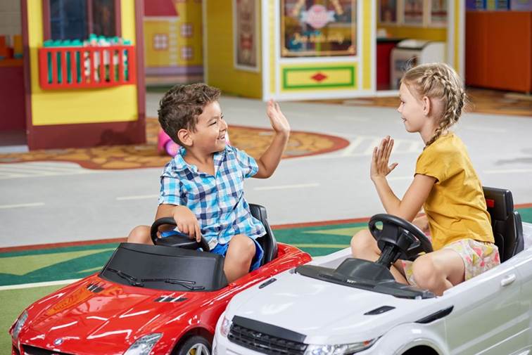 Elektrická auta pro děti přinášejí radost i styl