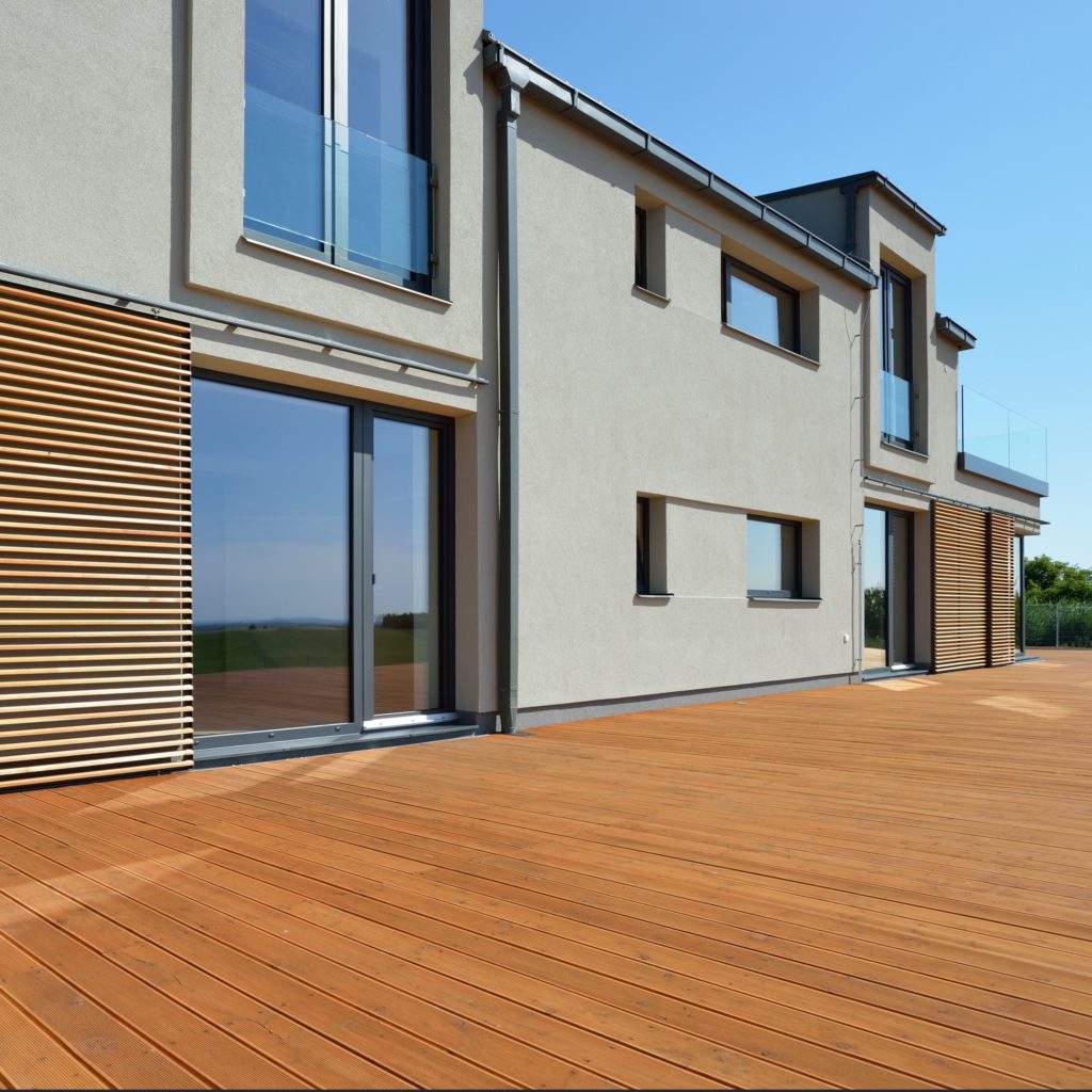 Dřevěné terasy: Jak vybrat tu pravou?