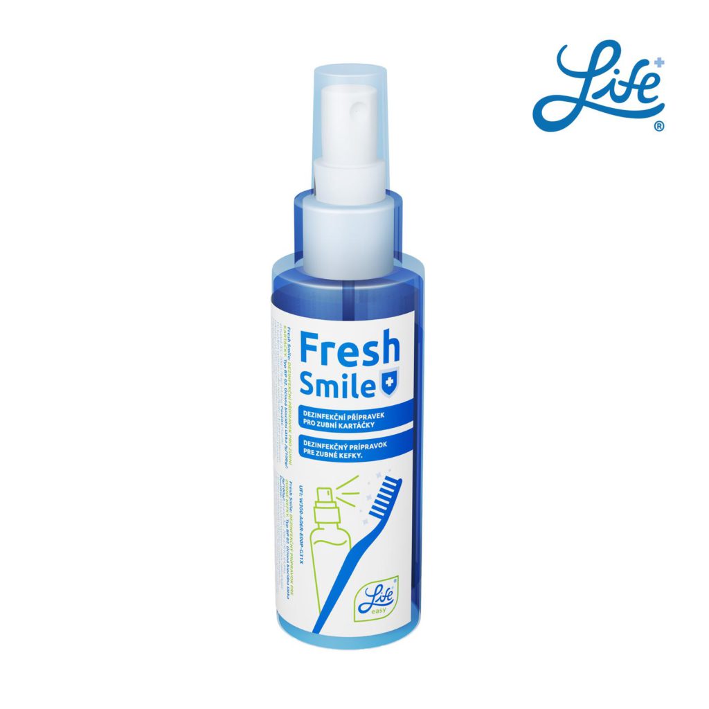 Čistý zubní kartáček za pár vteřin? Vyzkoušely jsme dezinfekční sprej Fresh Smile